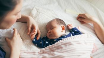 Estudo publicado nos EUA identificou que três em cada cinco bebês estavam dividindo uma superfície para dormir no momento da morte