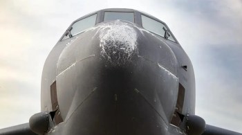 CNN obteve acesso a um voo épico em um B-52, um dos veneráveis jatos de oito motores que servem como um símbolo instantaneamente reconhecível do poder aéreo americano