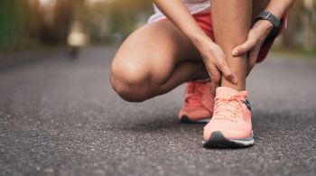 A "canelite" é caracterizada pela inflamação na região da canela da perna e é comum entre praticantes de corrida