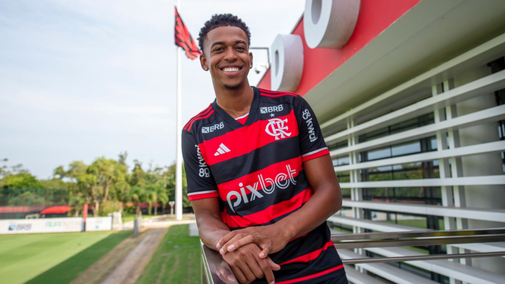 Carlinhos, centroavante do Flamengo