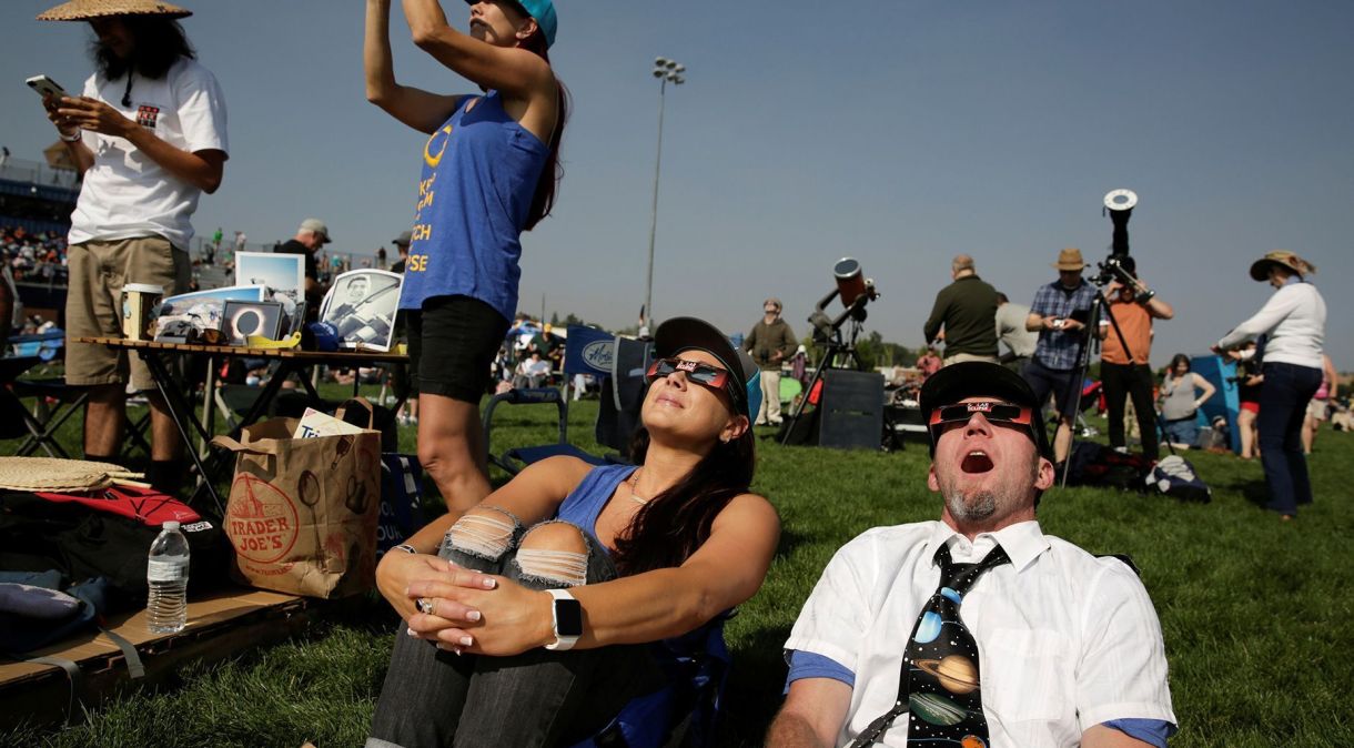 Milhares de pessoas nos EUA se preparam para o eclipse solar