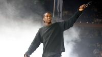 Daniel Caesar, dono do hit "Best Part", anuncia show no Rio