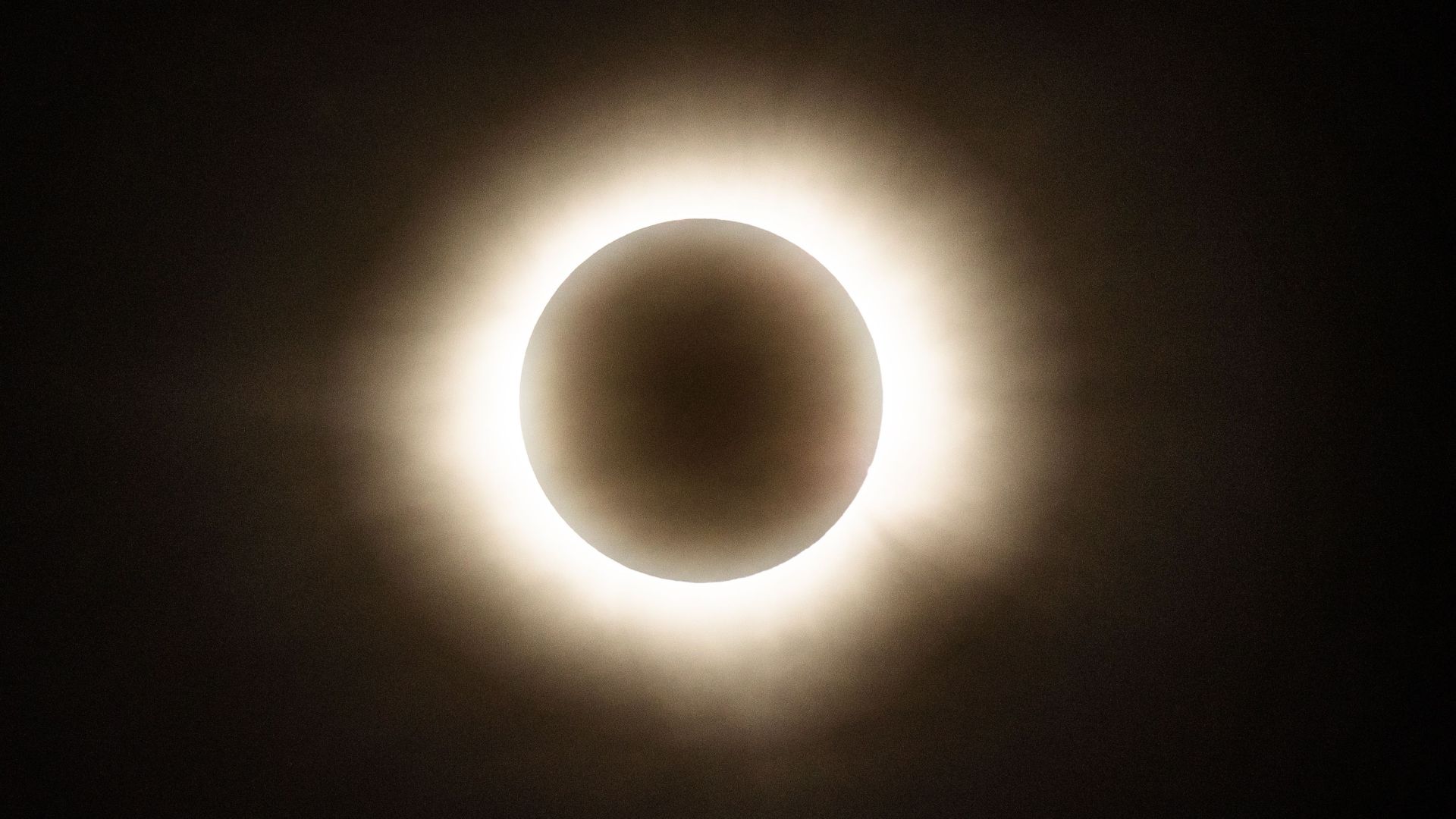 Como os eclipses afetam os signos? CNN Brasil