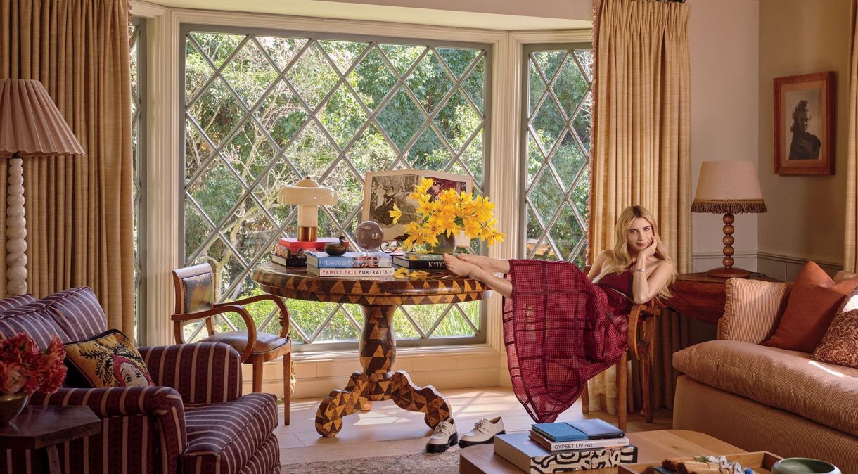 Emma Roberts comprou a casa, que ela compartilha com seu filho de três anos, Rhodes, em 2022