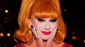 Artista duplamente vencedora do concurso de drag queens passará pelo Brasil com nova turnê; veja datas