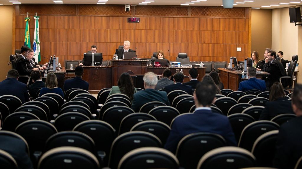 Sessão de julgamento da chapa encabeçada pelo senador Sergio Moro (União Brasil-PR), no Tribunal Regional Eleitoral do Paraná (TRE-PR), nesta terça-feira (9)