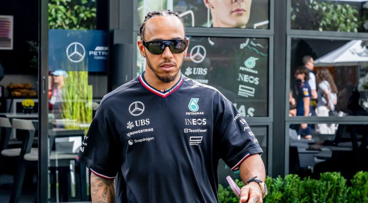 Lewis Hamilton disputará última temporada pela Mercedes em 2024