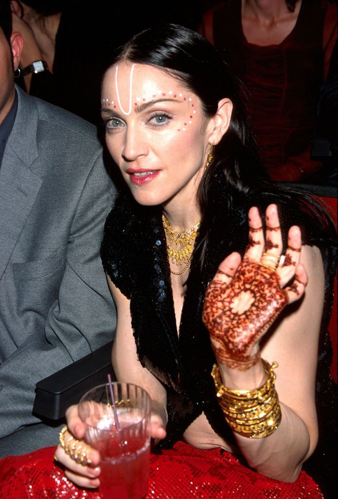 Madonna durante o MTV Video Music Awards em 1998