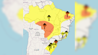 Inmet alerta para chuvas intensas em todo o país no fim de semana; veja previsões