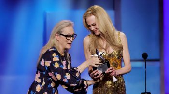 Atriz de "Mamma Mia" entregou o prêmio AFi Life Achievement para a estrela de "Moulin Rouge"