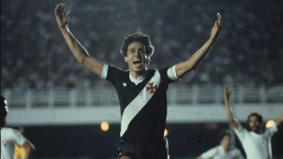 Roberto Dinamite jogando pelo Vasco