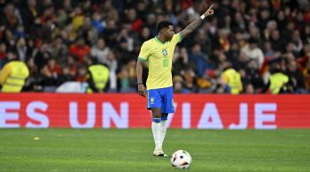 Atacante assumiu a responsabilidade de substituir Neymar com a camisa 10 do Brasil após a lesão do craque