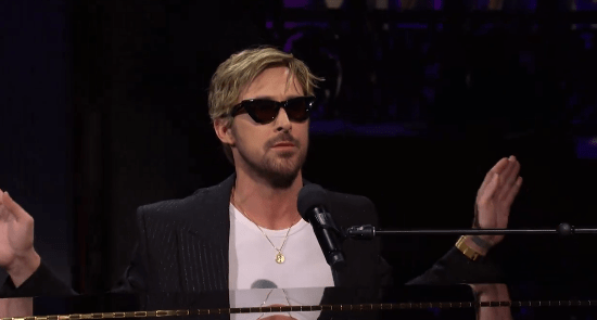 Ryan Gosling apresentou o Saturday Night Live de sábado (13)
