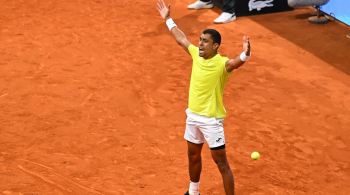 Brasileiro fez 2 sets a 0 sobre o grego Stefanos Tsitsipas