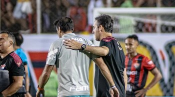 Treinador português fez críticas ao campo de jogo após a vitória do Palmeiras sobre o Leão