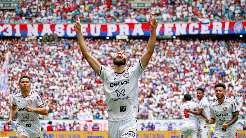 Wagner Leonardo comemora gol pelo Vitória na final do Campeonato Baiano