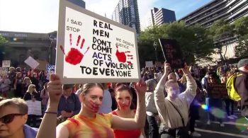 Premiê Anthony Albanese afirmou que pacote será de quase 1 bilhão de dólares australianos; medidas para combater pornografia é resposta ao que o governo chama de "crise nacional" de violência de gênero