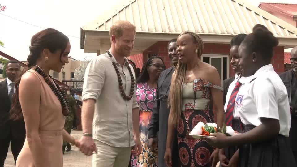 Príncipe Harry e Meghan Markle em visita à Nigéria