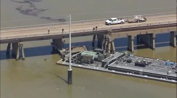 Não houve relatos de feridos e a Ponte da Ilha Pelican permaneceu de pé