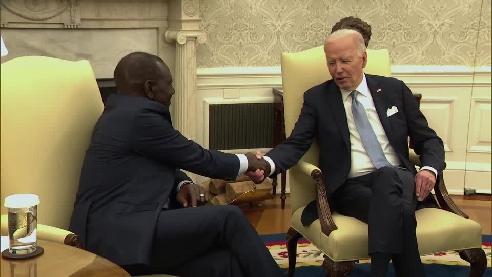 Joe Biden e William Ruto durante reunião no Salão Oval, da Casa Branca
