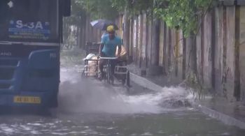 Ciclone atingiu o sul da Ásia e levou ao deslocamento de mais de 1 milhão de pessoas