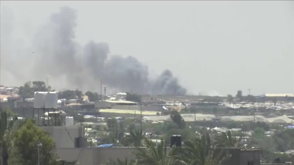 Fumaça vista em Rafah em meio a ataques de Israel, no sul de Gaza