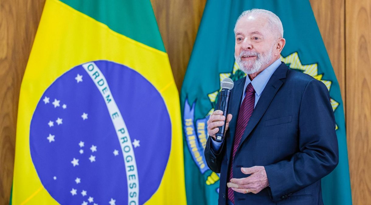 Governo Lula teve uma queda de seis pontos percentuais entre março e maio quando questionado se era melhor que o governo Bolsonaro, segundo o PoderData