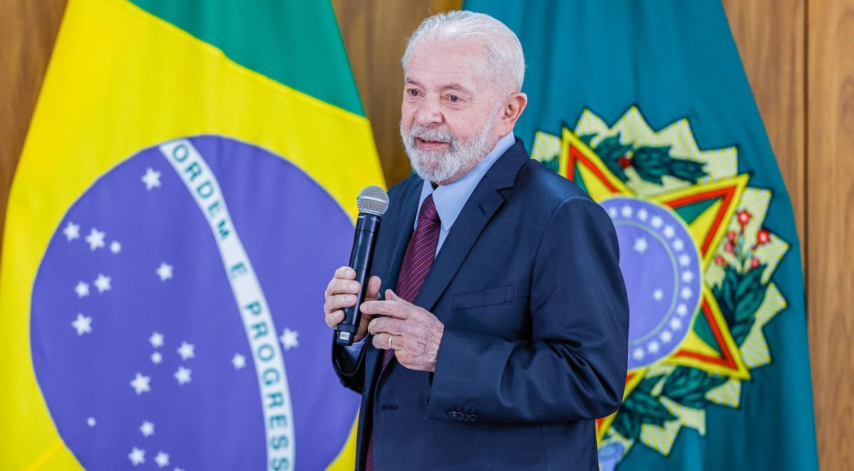 Aprovação do trabalho de Lula caiu um ponto percentual em relação ao último levantamento em fevereiro