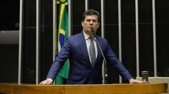 Senador mantém seu mandato; tribunal se reuniu nesta terça-feira (21) para analisar a questão