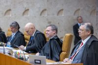 Senado já tem ao menos 47 pedidos de impeachment contra ministros do STF