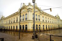 "Chuva tem se intensificado em Porto Alegre além do que os modelos previam", diz prefeitura