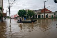 Sob tempestades, governador do RS decreta estado de calamidade