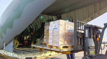 Aparelhos foram transportados para Base Aérea de Canoas pela FAB neste sábado; equipamentos vão ajudar no fornecimento de água potável