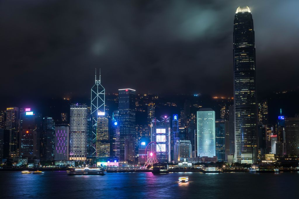 Visão panorâmica região central de Hong Kong, vista de Tsim Sha Tsui, em Hong Kong, 28 de abril de 2024.