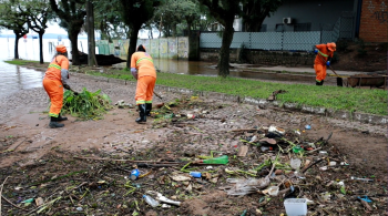 Guaíba está em queda desde quarta-feira (15), após segunda cheia, e segue mais de 1,5 m acima da cota de inundação