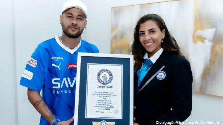 Neymar recebe certificado do Guiness por conta de recorde do Al-Hilal