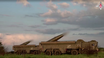 Forças russas iniciaram a primeira fase de exercícios para simular a preparação para o lançamento de armas nucleares táticas; ação é resposta a “declarações militantes” de autoridades ocidentais