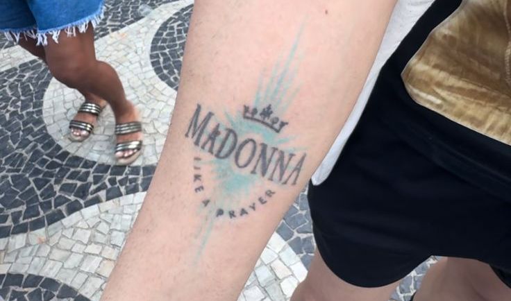Effir Ribeiro fez tatuagem em homenagem à música "Like A Prayer" após último show da Madonna no Brasil