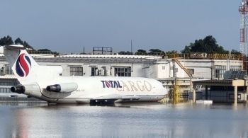 Com fechamento do Aeroporto Salgado Filho, empresa adiam envio de doações e procuram alternativas para transporte dos mantimentos
