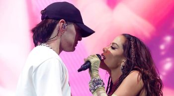 Em recente entrevista, a cantora brasileira deu detalhes sobre a relação com o rapper mexicano; confira