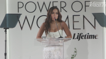 Cantora foi homenageada no evento Power of Women, em Nova York, nos Estados Unidos