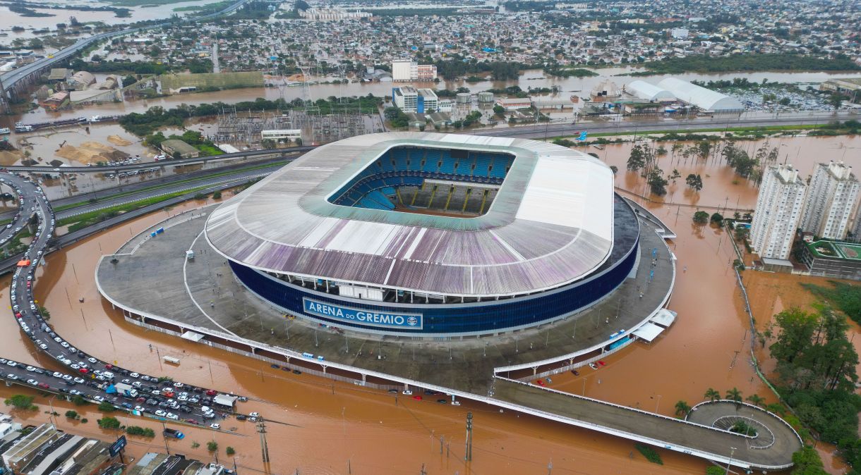 Arena do Grêmio foi tomada pela água das enchentes em Porto Alegre