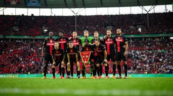 Depois de ser campeão da Bundesliga e peder a final da Europa League, time de Xabi Alonso garantiu a taça da Copa da Alemanha