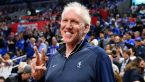 Bill Walton, bicampeão e lenda da NBA, morre de câncer aos 71 anos