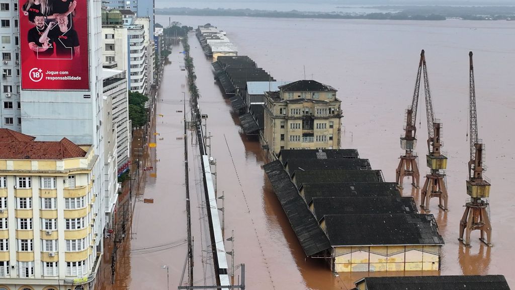 Cais Mauá, em Porto Alegre (RS), durante a enchente de 2024