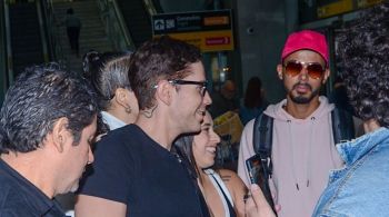 Cantor desembarcou no Aeroporto Internacional de Guarulhos, em São Paulo, nesta quarta-feira (22)