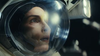 Na produção Noomi Rapace interpreta Jo, astronauta que está à bordo da Estação Espacial Internacional