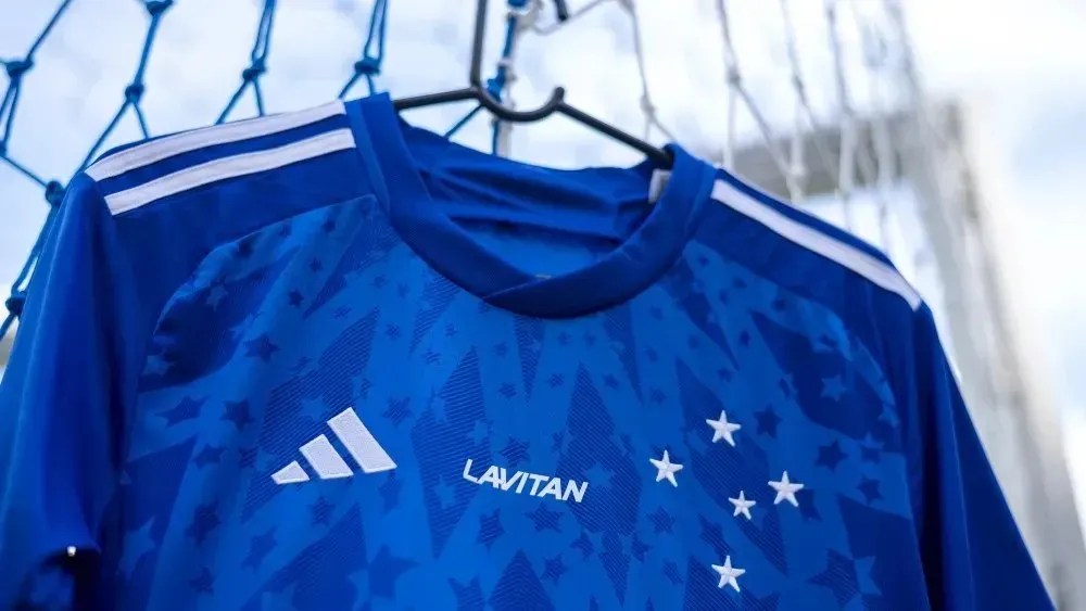 Cruzeiro fará leilão de camisas para ajudar as vítimas do Rio Grande do Sul