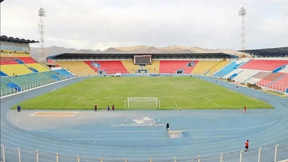 Estádio Victor Agustin Ugarte, em Potosi, na Bolívia, onde o Fortaleza enfrentará o Nacional
