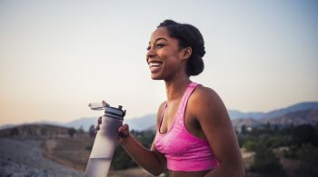 Devido a particularidades fisiológicas, o corpo feminino requer cuidados específicos com atividade física e alimentação, conforme explica fisiologista do exercício